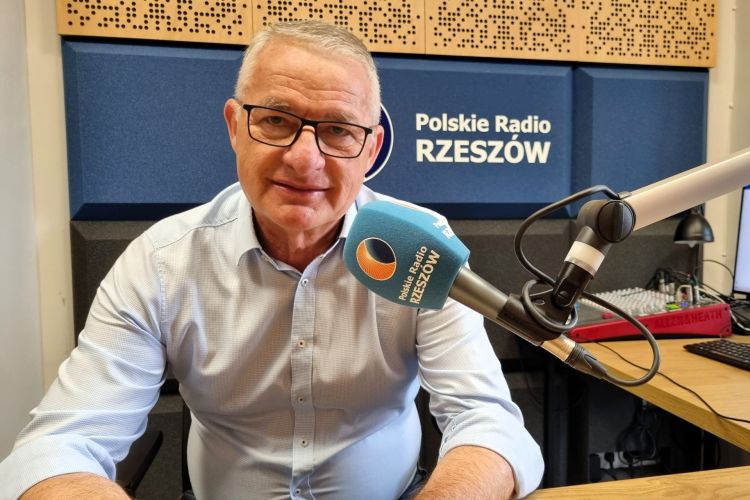 M. Rząsa: Bezpieczeństwo kraju opiera się na silnym sojuszu z USA i NATO 1 - Polskie Radio Rzeszów M. Rząsa: Bezpieczeństwo kraju opiera się na silnym sojuszu z USA i NATO