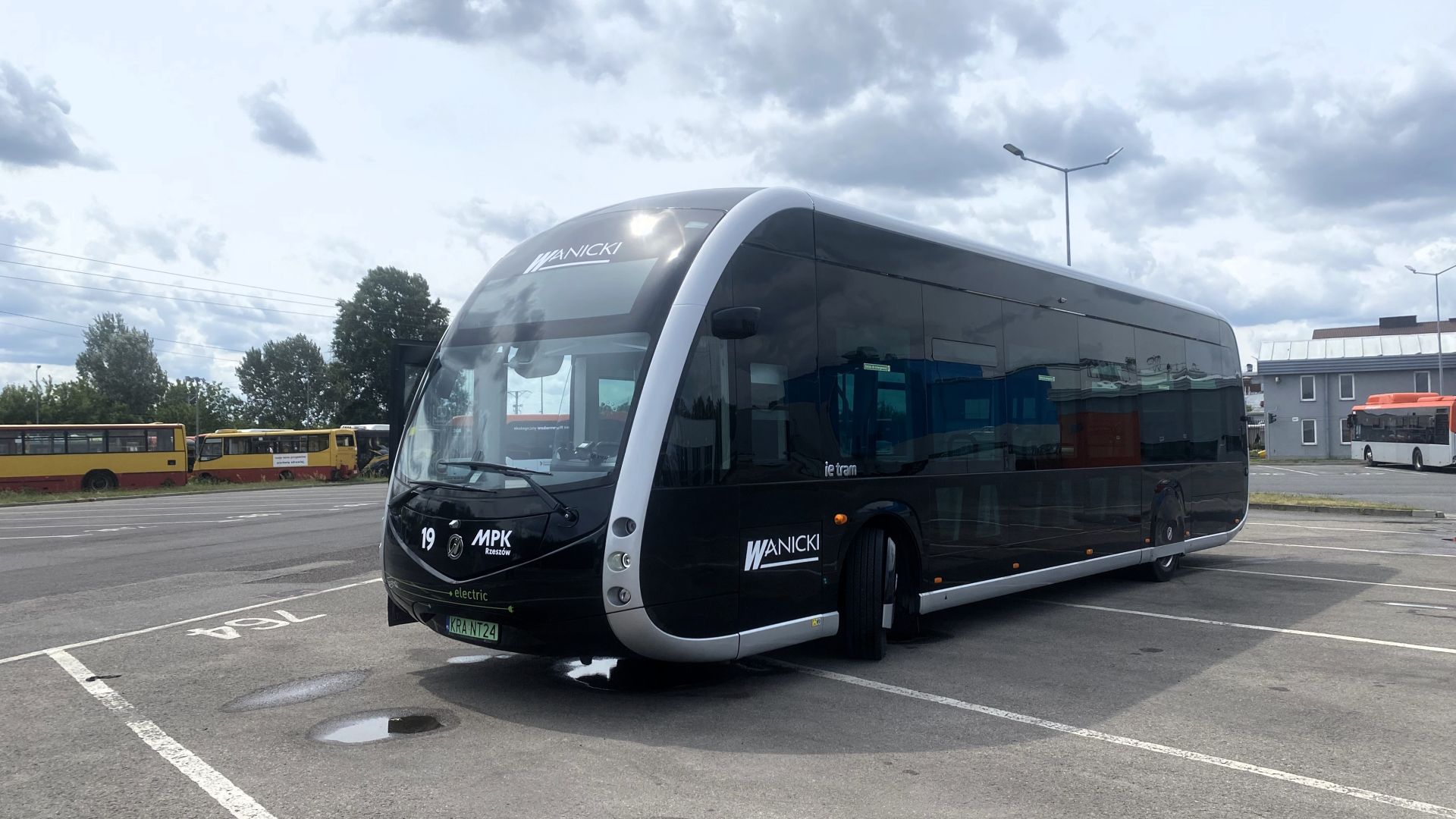 MPK Rzeszów testuje nowoczesny autobus Irizar ieTram 12 - Polskie Radio Rzeszów