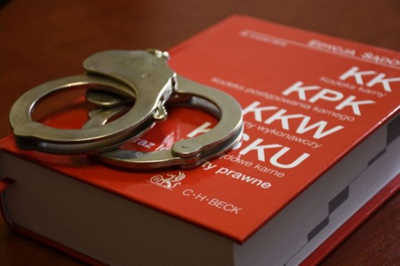 Miał przy sobie skradzioną biżuterię i&nbsp;marihuanę. 44-latek zatrzymany