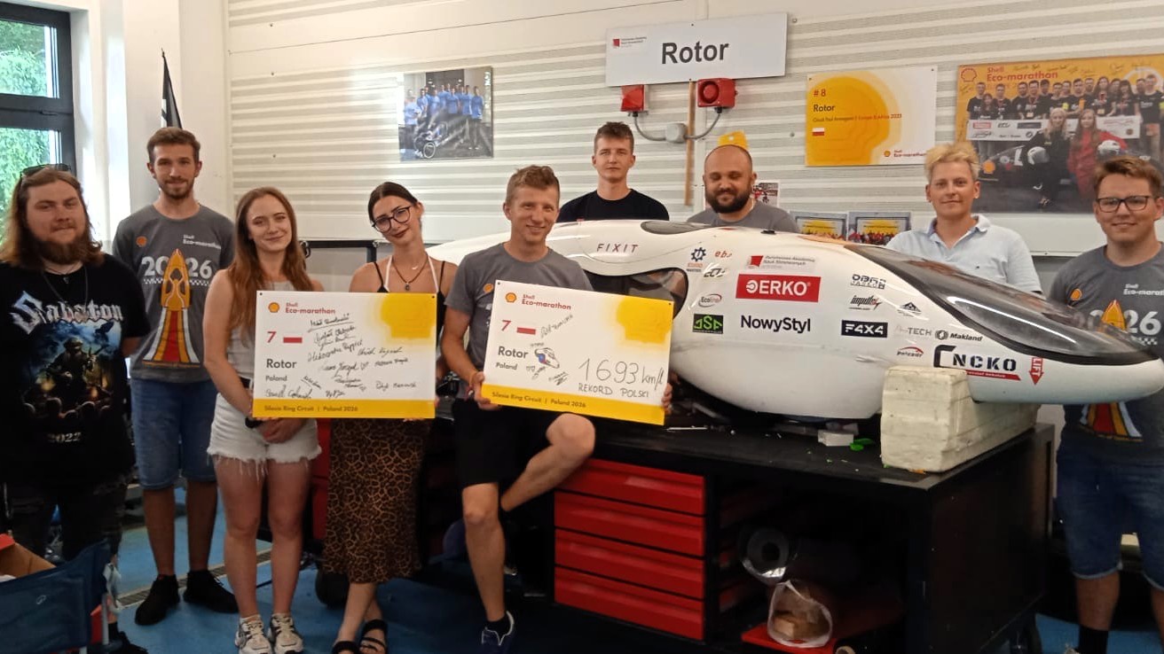 Motomagazyn: rekord z Krosna, Rajd Komara i motocyklowe historie Rzeszowa 3 - Polskie Radio Rzeszów Motomagazyn: rekord z Krosna, Rajd Komara i motocyklowe historie Rzeszowa - Polskie Radio Rzeszów