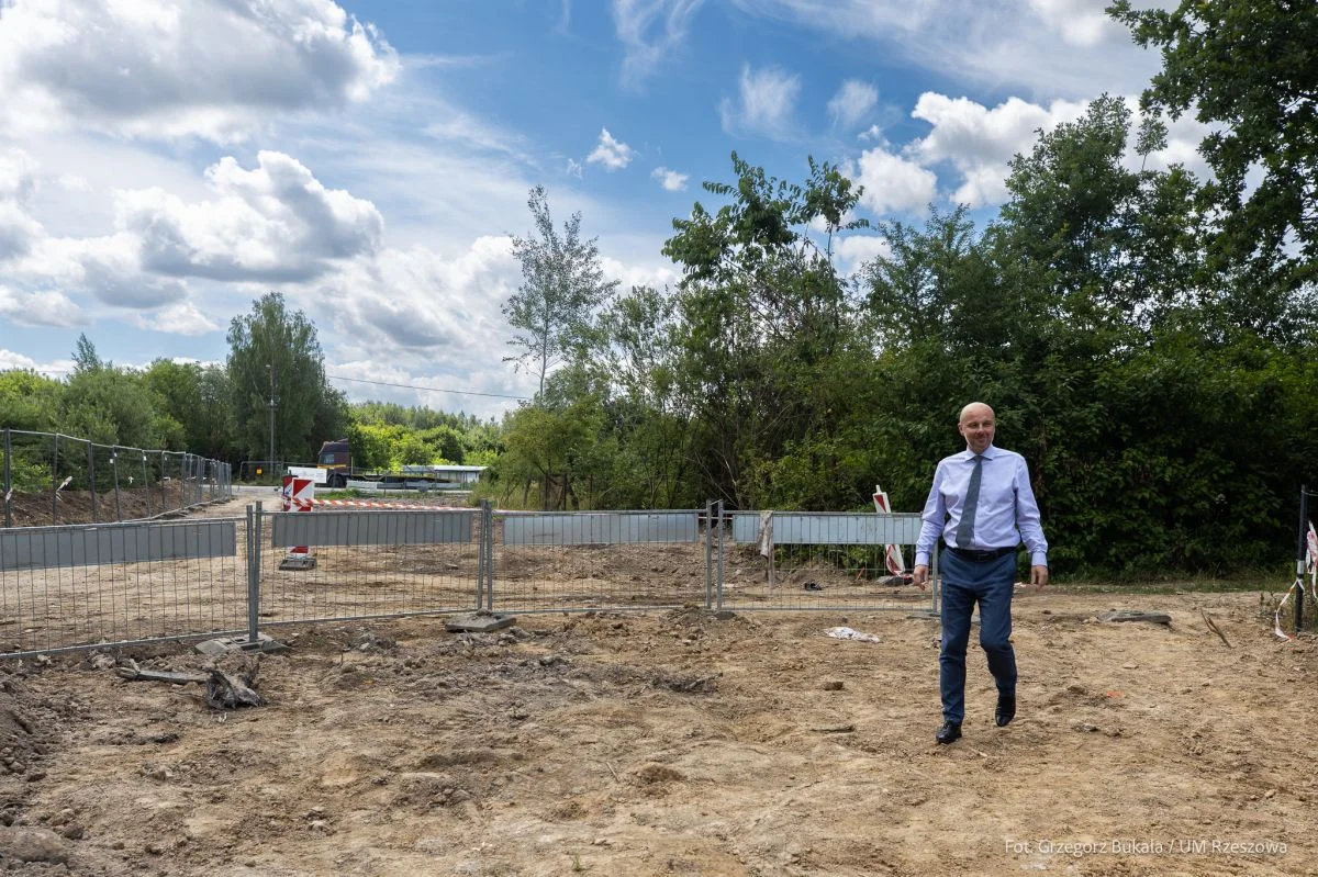 Nowy łącznik w Rzeszowie coraz bliżej. Połączy ulice Ropczycką i Tarnowską 2 - Polskie Radio Rzeszów Nowy łącznik w Rzeszowie coraz bliżej. Połączy ulice Ropczycką i Tarnowską - Polskie Radio Rzeszów