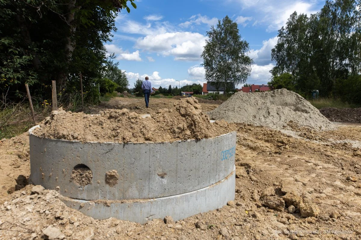 Nowy łącznik w Rzeszowie coraz bliżej. Połączy ulice Ropczycką i Tarnowską 3 - Polskie Radio Rzeszów Nowy łącznik w Rzeszowie coraz bliżej. Połączy ulice Ropczycką i Tarnowską - Polskie Radio Rzeszów