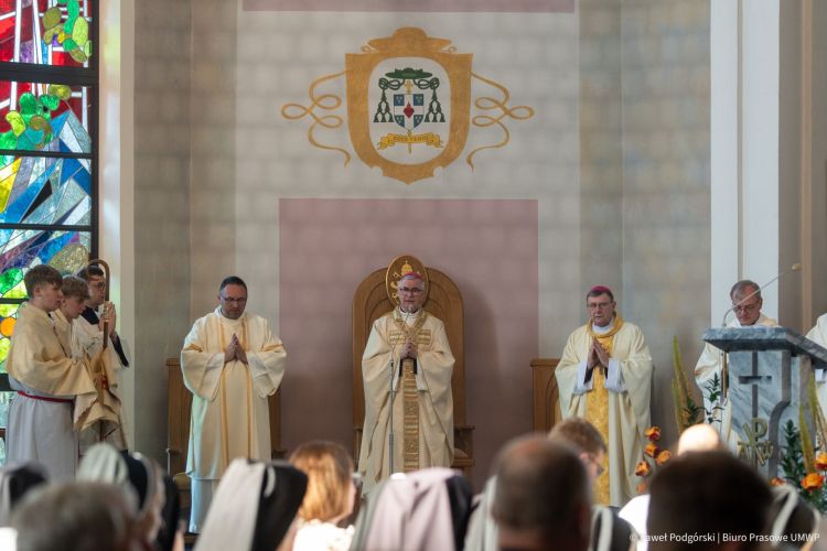 Pierwszy biskup koadiutor w historii diecezji rzeszowskiej rozpoczął posługę 1 - Polskie Radio Rzeszów Pierwszy biskup koadiutor w historii diecezji rzeszowskiej rozpoczął posługę