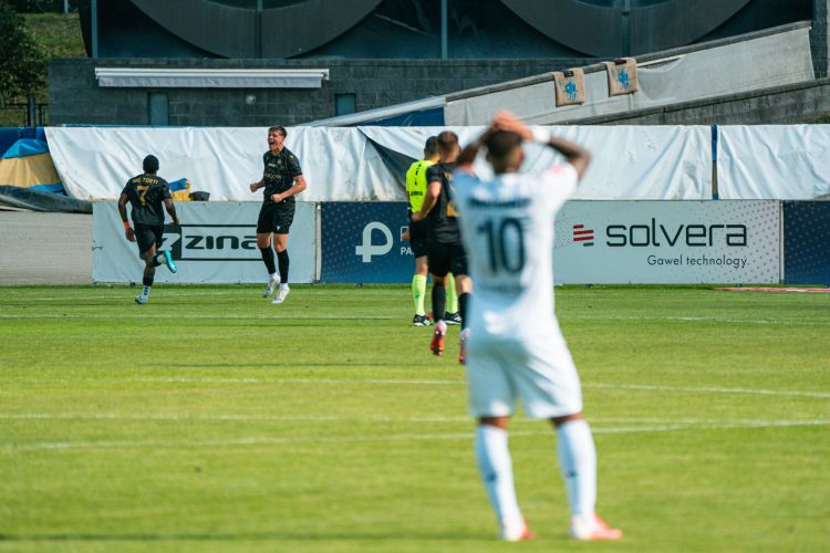 Początek rozgrywek piłkarskich. Stal Rzeszów i Resovia z porażkami. 1 - Polskie Radio Rzeszów Początek rozgrywek piłkarskich. Stal Rzeszów i Resovia z porażkami.