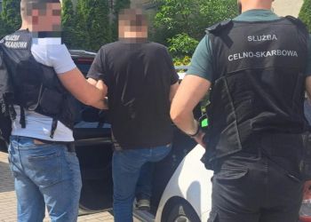 Ponad milion nielegalnych papierosów i&nbsp;dwie tony tytoniu. Zlikwidowano fabrykę w&nbsp;Mławie