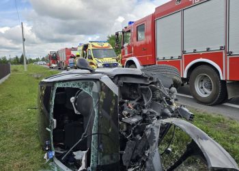 Poważny wypadek w Pustkowie. Kierowca trafił do szpitala 2 - Polskie Radio Rzeszów Poważny wypadek w Pustkowie. Kierowca trafił do szpitala
