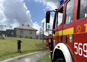 Pożar chlewni w Nowej Wsi. Trwa dogaszanie, są straty 4 - Polskie Radio Rzeszów Pożar chlewni w Nowej Wsi. Trwa dogaszanie, są straty