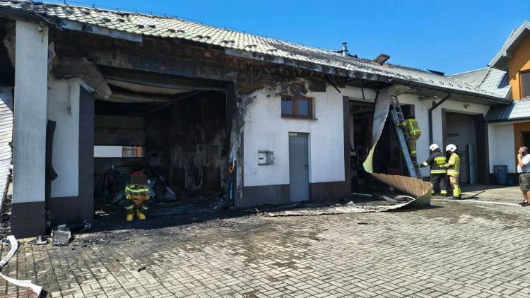 Pożar w zakładzie motoryzacyjnym w Sędziszowie Małopolskim [AKTUALIZACJA] - Polskie Radio Rzeszów