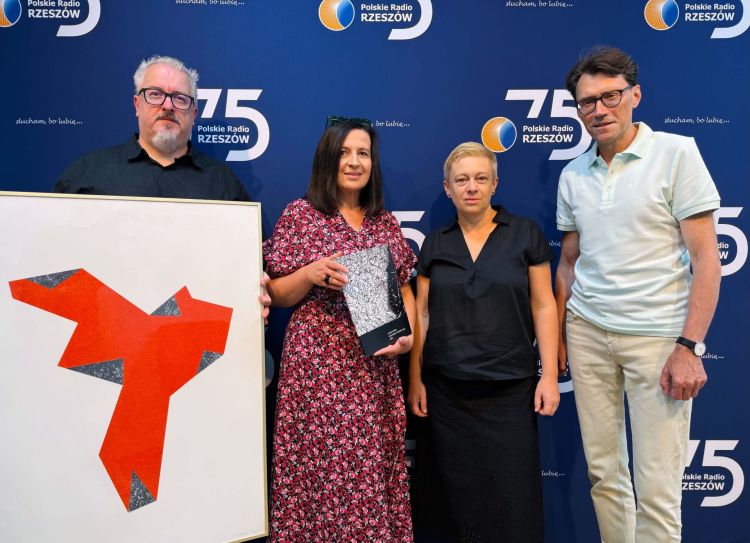 Prace Magdaleny Cywickiej i Łukasza Cywickiego w Radiowej Galerii pod Zegarem 1 - Polskie Radio Rzeszów Prace Magdaleny Cywickiej i Łukasza Cywickiego w Radiowej Galerii pod Zegarem