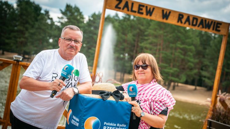 Radio Biwak nad&nbsp;Zalewem w&nbsp;Radawie. Wakacyjna audycja znad popularnego kąpieliska