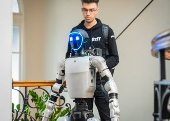Radio Biwak zaprasza na&nbsp;spotkanie z&nbsp;robotem humanoidalnym Alfem Pierwszym i&nbsp;Polonusami