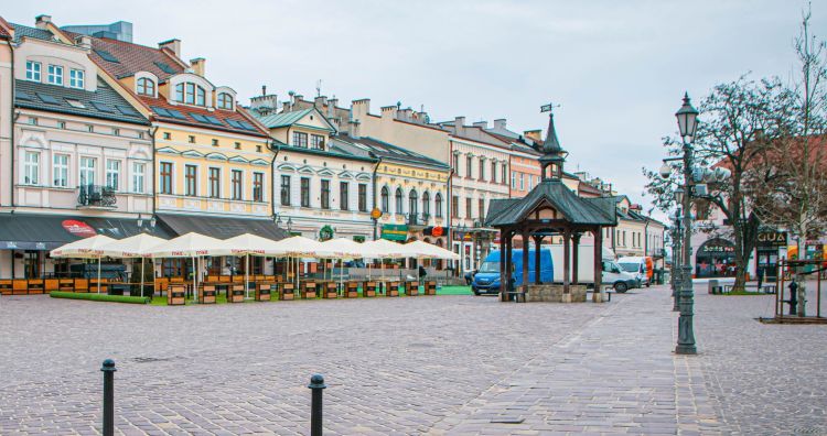 Nocna prohibicja w Rzeszowie? Radni zdecydują o ograniczeniu sprzedaży alkoholu 1 - Polskie Radio Rzeszów Nocna prohibicja w Rzeszowie? Radni zdecydują o ograniczeniu sprzedaży alkoholu