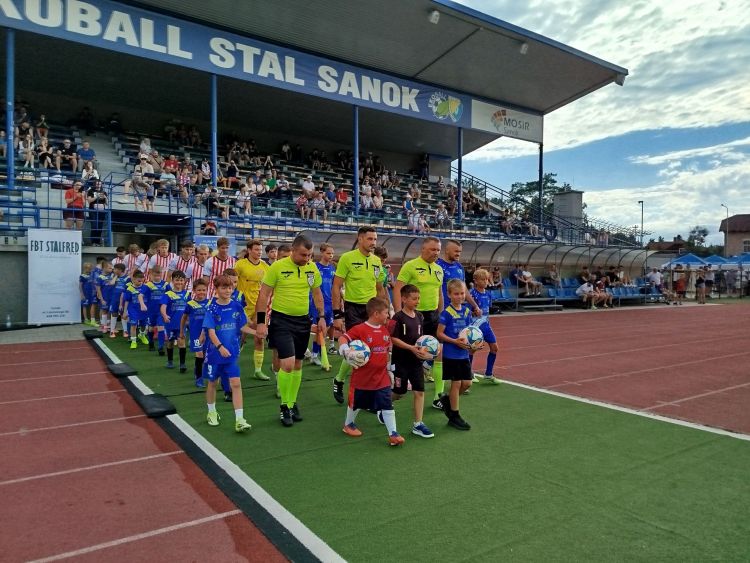 Stal Sanok świętuje 80-lecie. Powrót do legendarnego meczu z Legią Warszawa 1 - Polskie Radio Rzeszów Stal Sanok świętuje 80-lecie. Powrót do legendarnego meczu z Legią Warszawa