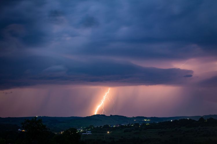 Strażacy usuwają skutki burz na&nbsp;Podkarpaciu