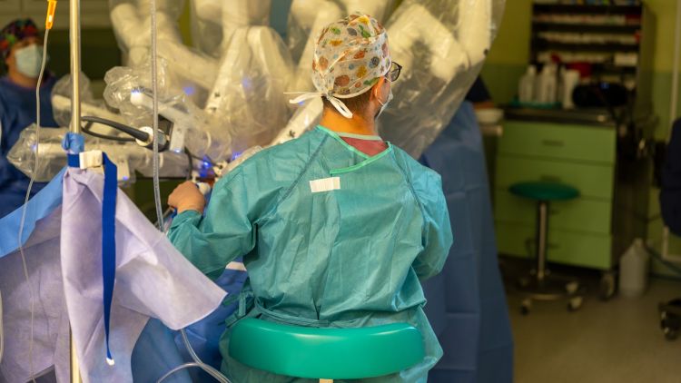 Robot da Vinci pomógł przeprowadzić skomplikowaną operację
