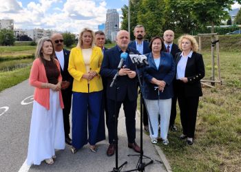 Ustawa obronna USA ważna dla Podkarpacia. Mowa o inwestycjach i Dolinie Lotniczej 2 - Polskie Radio Rzeszów Ustawa obronna USA ważna dla Podkarpacia. Mowa o inwestycjach i Dolinie Lotniczej