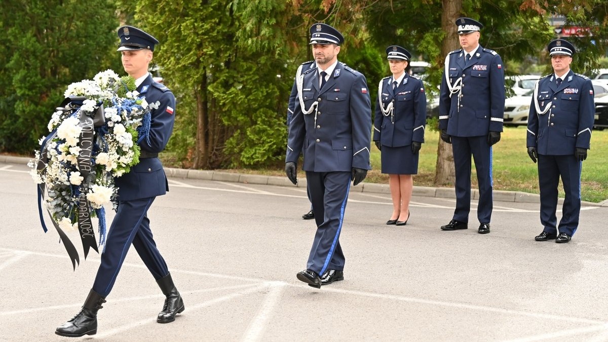 W Rzeszowie uczczono pamięć poległych policjantów 3 - Polskie Radio Rzeszów W Rzeszowie uczczono pamięć poległych policjantów - Polskie Radio Rzeszów