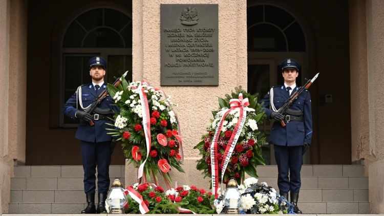 W Rzeszowie uczczono pamięć poległych policjantów 1 - Polskie Radio Rzeszów W Rzeszowie uczczono pamięć poległych policjantów