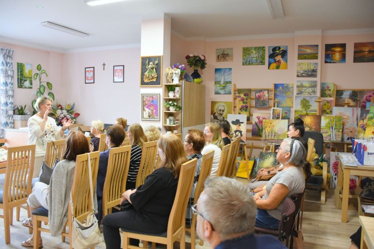 Warsztaty dla opiekunów w&nbsp;Sędziszowie Małopolskim. „Opieka z&nbsp;sercem” pomaga rodzinom