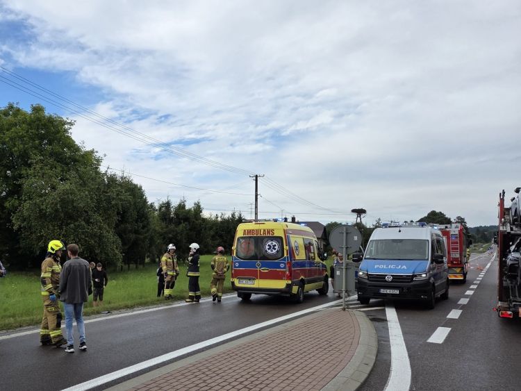Wypadek na DK19 w Jabłonicy Polskiej. Jedna osoba trafiła do szpitala 1 - Polskie Radio Rzeszów Wypadek na DK19 w Jabłonicy Polskiej. Jedna osoba trafiła do szpitala