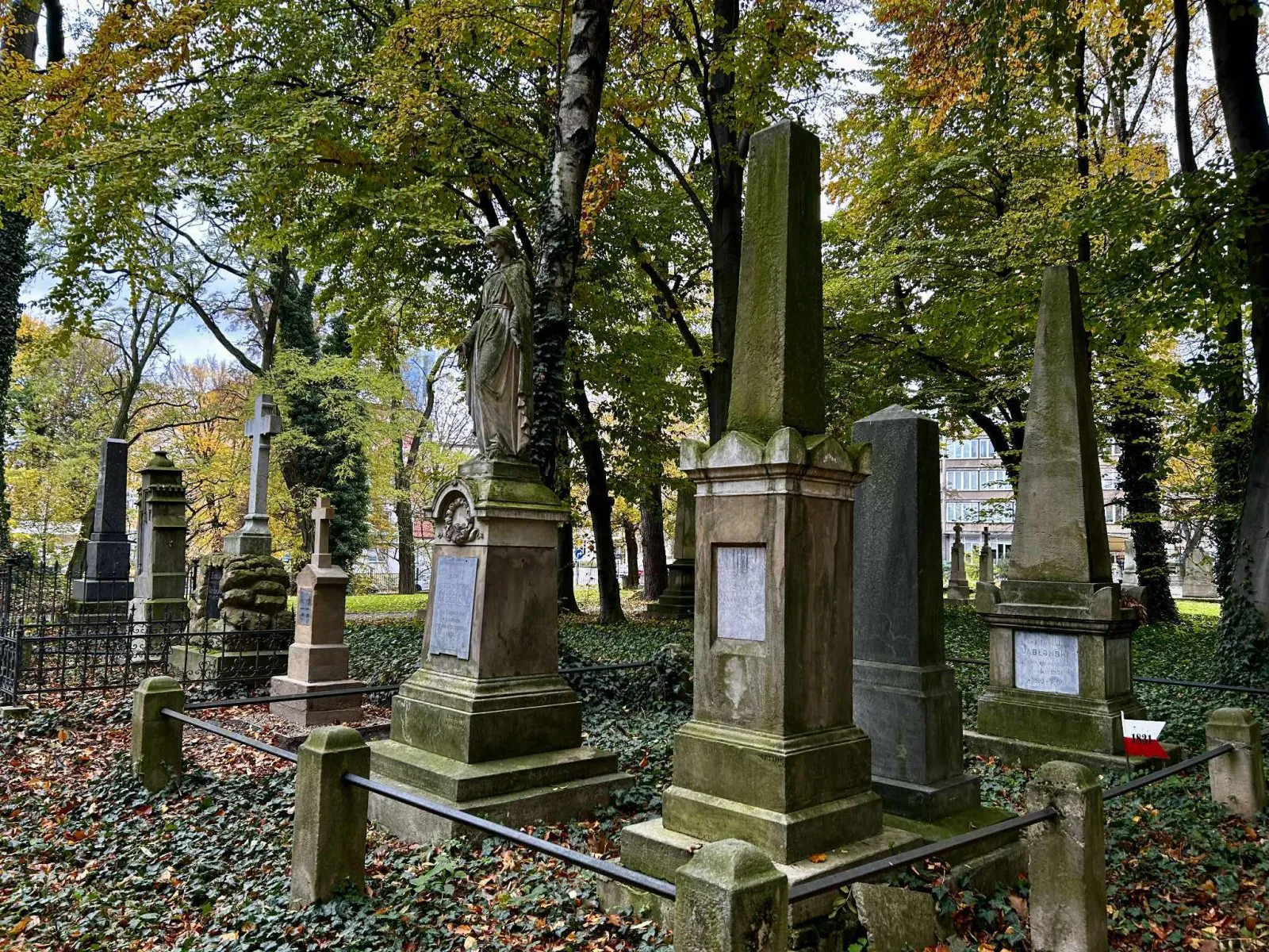 Zabytkowe nagrobki na Cmentarzu Starym w Rzeszowie przejdą renowację 3 - Polskie Radio Rzeszów Zabytkowe nagrobki na Cmentarzu Starym w Rzeszowie przejdą renowację - Polskie Radio Rzeszów