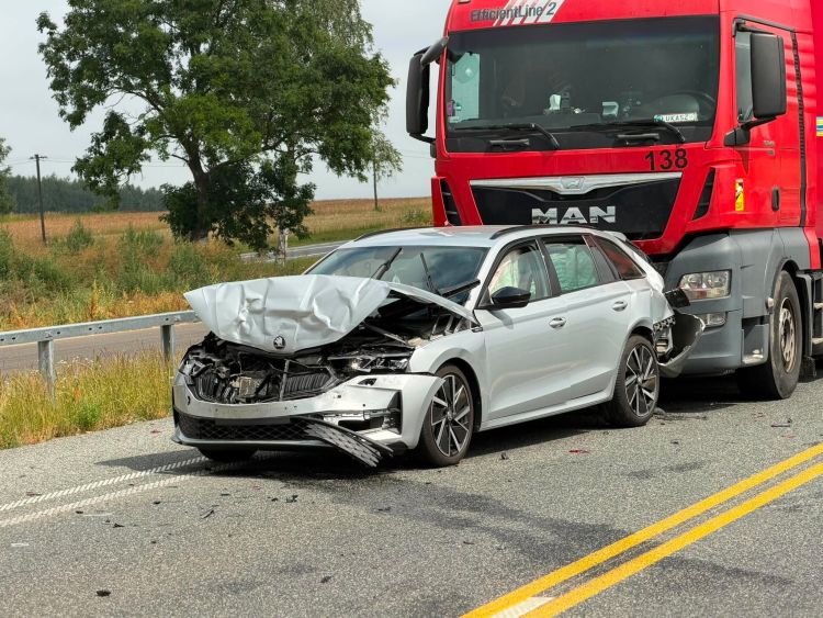 Zderzenie trzech pojazdów na S19 w Nienadówce. Jeden pas zablokowany 1 - Polskie Radio Rzeszów Zderzenie trzech pojazdów na S19 w Nienadówce. Jeden pas zablokowany