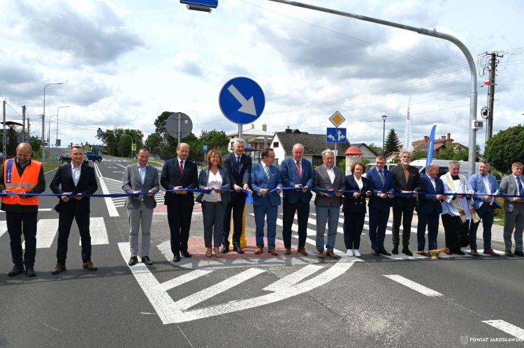 Przebudowa drogi wojewódzkiej na&nbsp;trasie Koniaczów-Zapałów zakończona