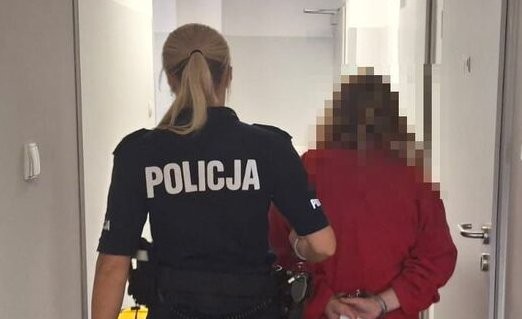 Agresywna 53-latka zaatakowała policjantów, uszkodziła też radiowóz 1 - Polskie Radio Rzeszów Agresywna 53-latka zaatakowała policjantów, uszkodziła też radiowóz