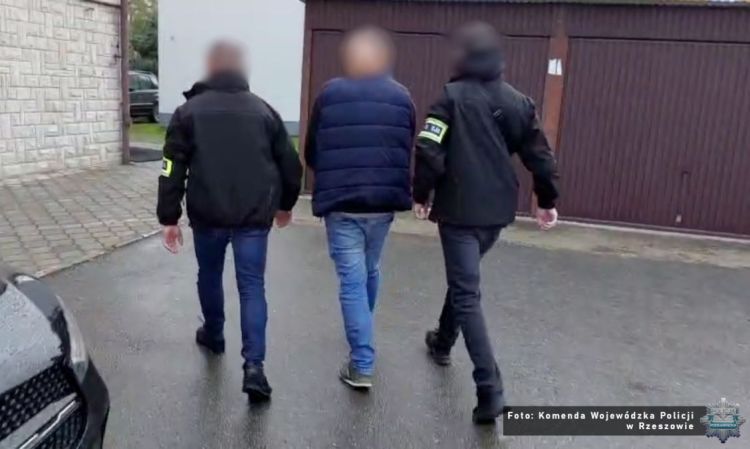 Akt oskarżenia w sprawie korupcji na stacji kontroli pojazdów w Krośnie 1 - Polskie Radio Rzeszów Akt oskarżenia w sprawie korupcji na stacji kontroli pojazdów w Krośnie