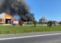 Pożar w zakładzie motoryzacyjnym w Sędziszowie Małopolskim 10 - Polskie Radio Rzeszów Pożar w zakładzie motoryzacyjnym w Sędziszowie Małopolskim