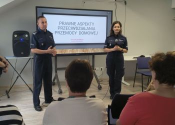 Jak reagować na ksenofobię i hejt? Spotkanie Ukrainek z policją w Rzeszowie 2 - Polskie Radio Rzeszów Jak reagować na ksenofobię i hejt? Spotkanie Ukrainek z policją w Rzeszowie