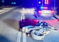 19-latek uciekał przed&nbsp;policją. Motocyklem uderzył w&nbsp;radiowóz