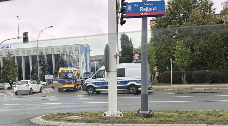 22-latek na&nbsp;hulajnodze potrącony w&nbsp;Rzeszowie. Trafił do&nbsp;szpitala [AKTUALIZACJA]