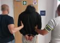 Ukradł rower, włamał się do&nbsp;samochodów i&nbsp;zniszczył lokal. 22-latek zatrzymany