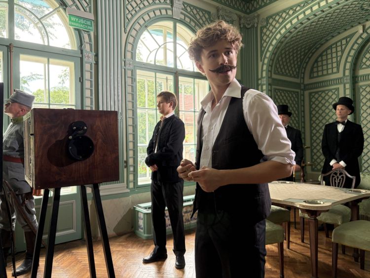 „Edison z Galicji”. TV Obiektyw z Krosna kręci film o Janie Szczepaniku 1 - Polskie Radio Rzeszów „Edison z Galicji”. TV Obiektyw z Krosna kręci film o Janie Szczepaniku - Polskie Radio Rzeszów