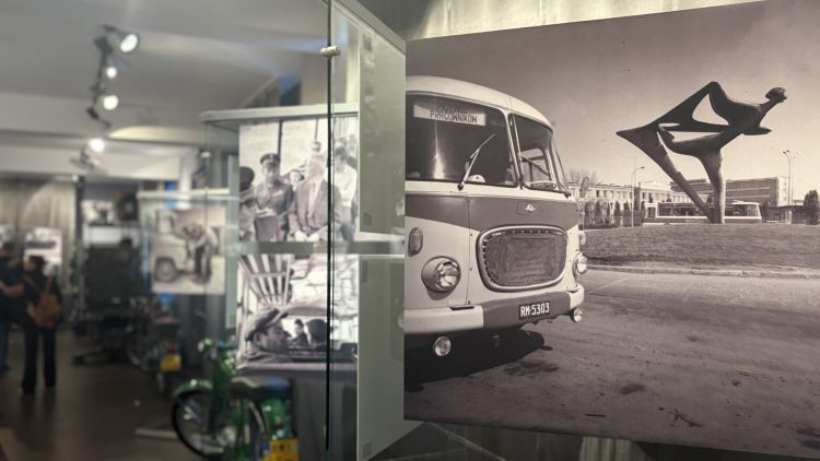 „No to jedziemy” – nowa wystawa w Jadernówce. Motoryzacyjna podróż przez historię Mielca 3 - Polskie Radio Rzeszów „No to jedziemy” – nowa wystawa w Jadernówce. Motoryzacyjna podróż przez historię Mielca - Polskie Radio Rzeszów