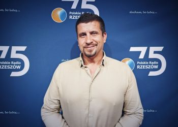 Bociany z&nbsp;Podkarpacia szykują się do&nbsp;odlotu. Najpierw ruszą młode