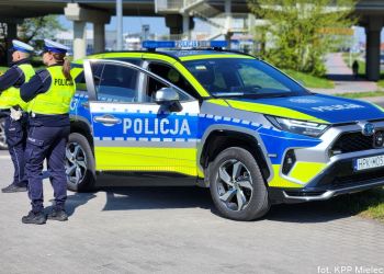 Rowerzystka potrącona przez samochód. 49-latka trafiła do szpitala 2 - Polskie Radio Rzeszów Rowerzystka potrącona przez samochód. 49-latka trafiła do szpitala