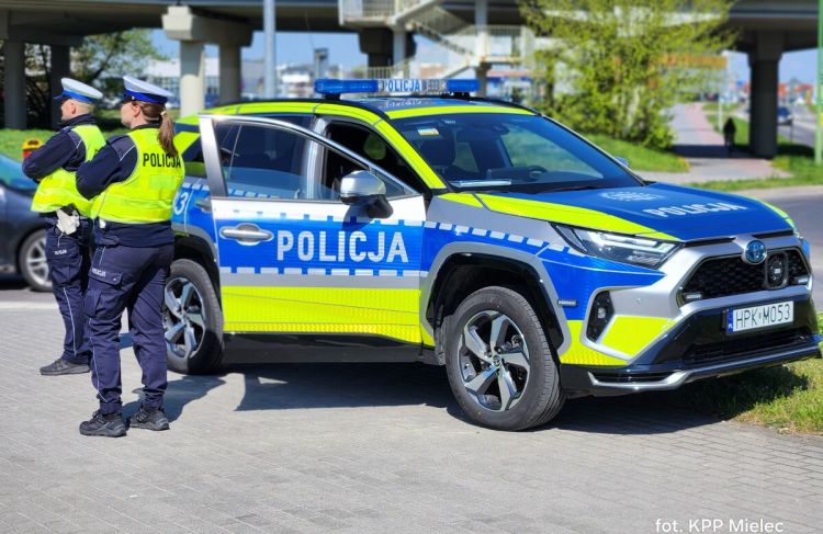 Rowerzystka potrącona przez&nbsp;samochód. 49-latka trafiła do&nbsp;szpitala