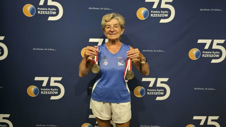 76-letnia Renata Grabska znów na podium Mistrzostw Polski Masters 1 - Polskie Radio Rzeszów 76-letnia Renata Grabska znów na podium Mistrzostw Polski Masters