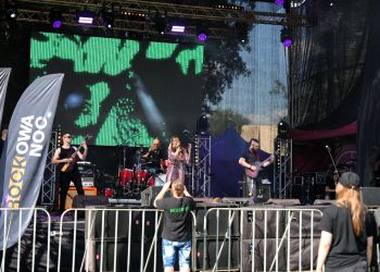 Rockowa Noc ruszyła na Lisiej Górze. Mocne brzmienia w Rzeszowie 2 - Polskie Radio Rzeszów Rockowa Noc ruszyła na Lisiej Górze. Mocne brzmienia w Rzeszowie