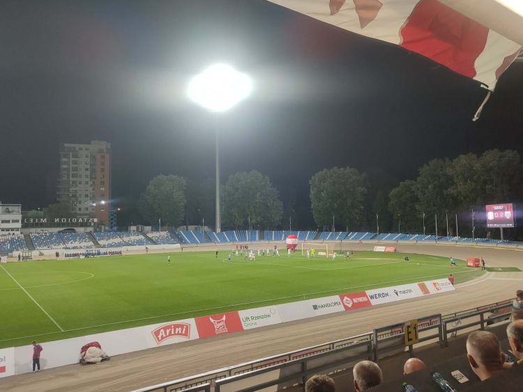 Gładka porażka piłkarzy Resovii
