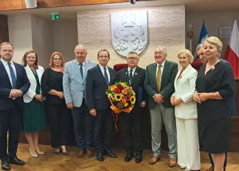 Henryk Cząstka z&nbsp;odznaką „Zasłużony dla Województwa Podkarpackiego”