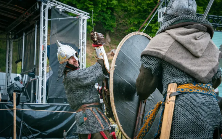 Bitwy, wojowie i 4 tys. lat historii na festiwalu w Karpackiej Troi 1 - Polskie Radio Rzeszów Bitwy, wojowie i 4 tys. lat historii na festiwalu w Karpackiej Troi