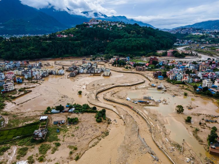 Katastrofa na granicy Chin i Nepalu. 332 osoby nie żyją, ponad 900 zaginionych 1 - Polskie Radio Rzeszów Katastrofa na granicy Chin i Nepalu. 332 osoby nie żyją, ponad 900 zaginionych