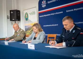 Klasy mundurowe na&nbsp;Podkarpaciu. Kolejne szkoły będą współpracować z&nbsp;policją i&nbsp;Strażą Graniczną