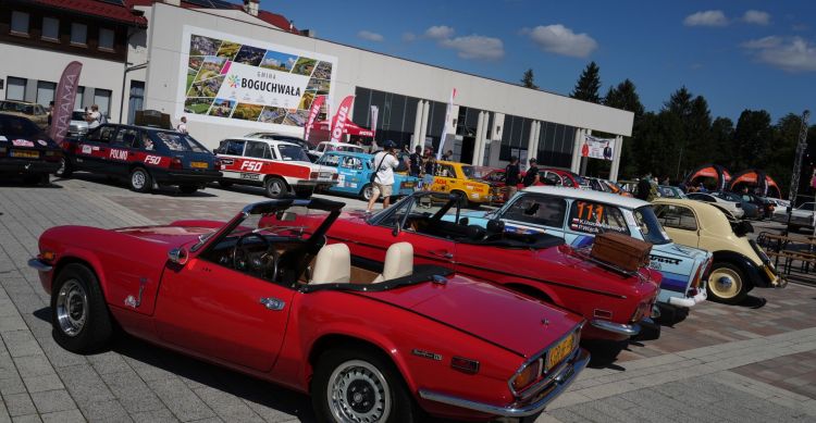 Klasyczne pojazdy i&nbsp;sportowe emocje. Motoryzacyjny weekend w&nbsp;Boguchwale