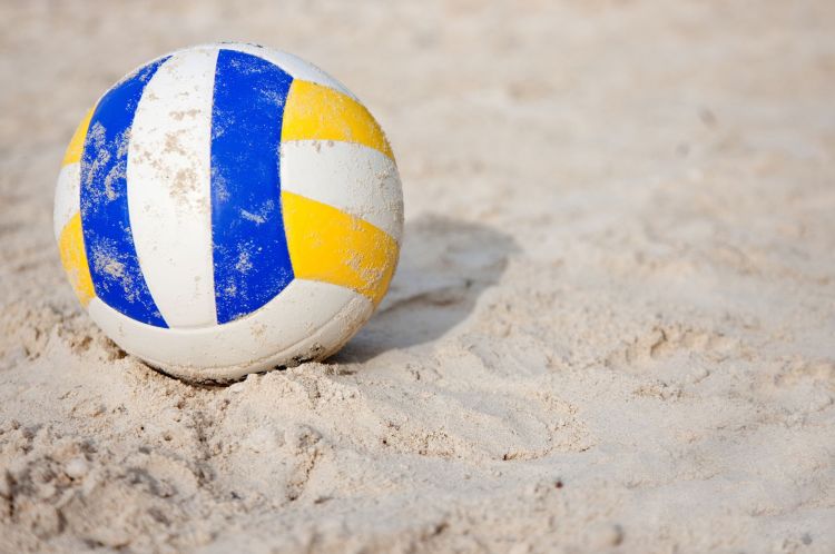 Mistrzostwa Polski w&nbsp;siatkówce plażowej w&nbsp;Rzeszowie. Rozpoczęła się rywalizacja