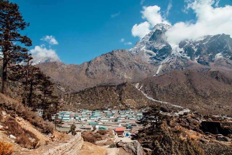 Nepal/Bilans ofiar śmiertelnych wzrósł do 547, kostnice przepełnione 1 - Polskie Radio Rzeszów Nepal/Bilans ofiar śmiertelnych wzrósł do 547, kostnice przepełnione