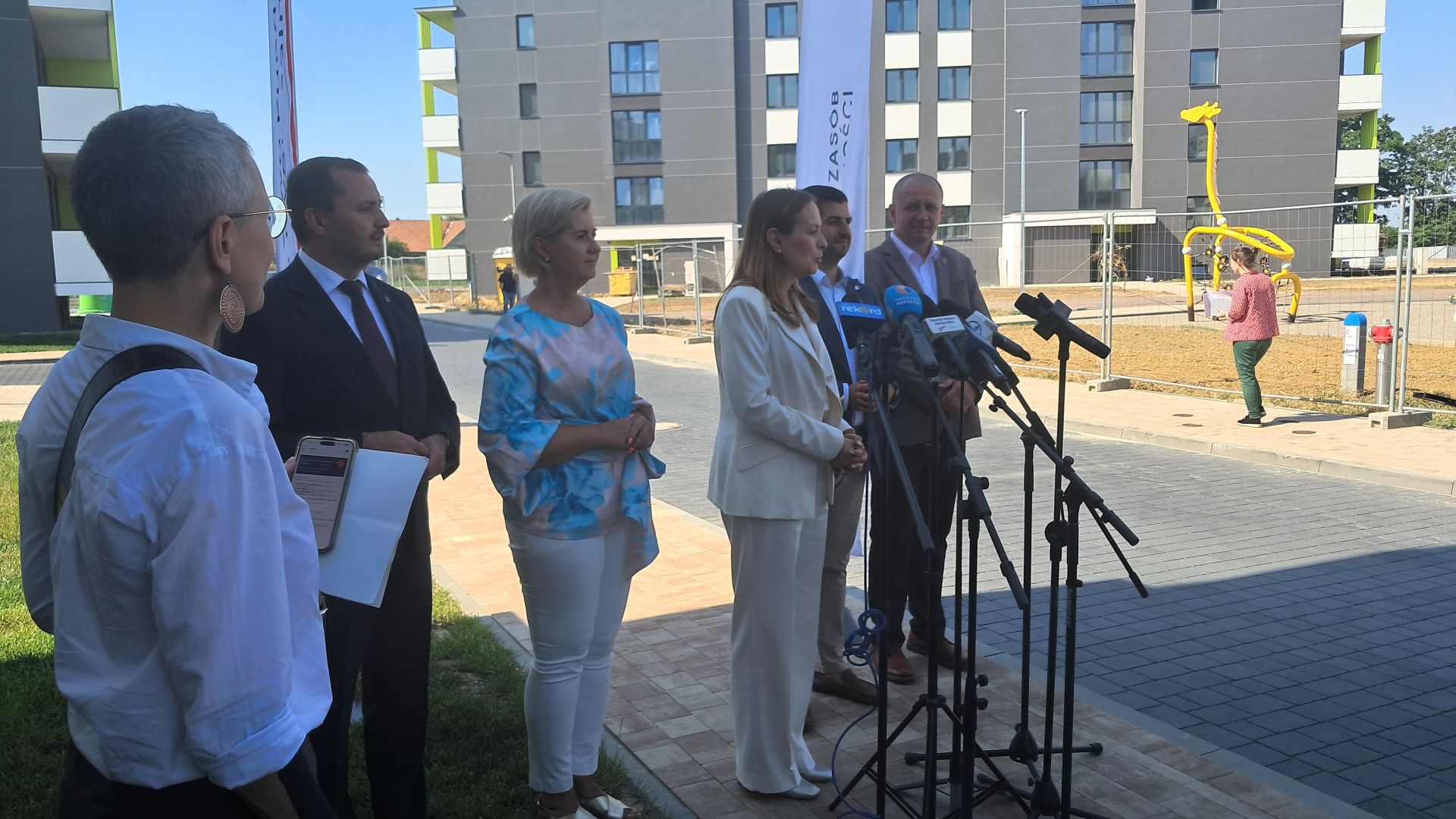 Nowe inwestycje w Stalowej Woli. Minister Funduszy i Polityki Regionalnej odwiedziła miasto 2 - Polskie Radio Rzeszów Nowe inwestycje w Stalowej Woli. Minister Funduszy i Polityki Regionalnej odwiedziła miasto - Polskie Radio Rzeszów